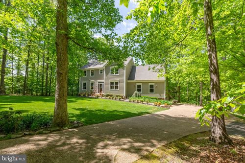 7931 Gold Leaf Cir, SPOTSYLVANIA, VA, 22551-2562 | Card Image