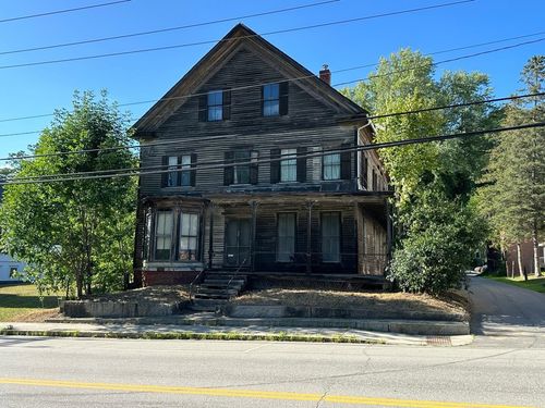 32 Main St, Hinsdale, NH, 03451-4402 | Card Image