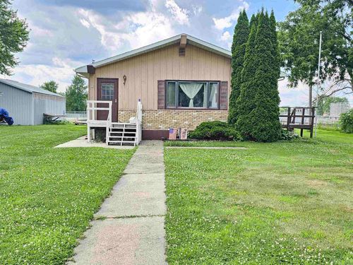 709 S Division St, New Lisbon, WI, 53950-1240 | Card Image