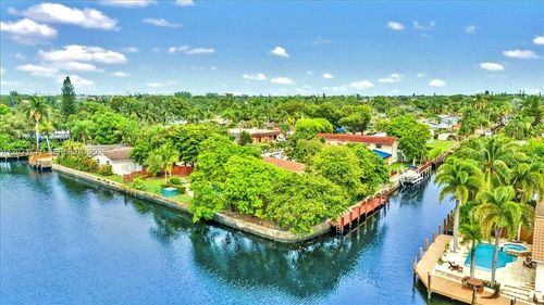 2650 Scott St, Hollywood, FL, 33020-1947 | Card Image