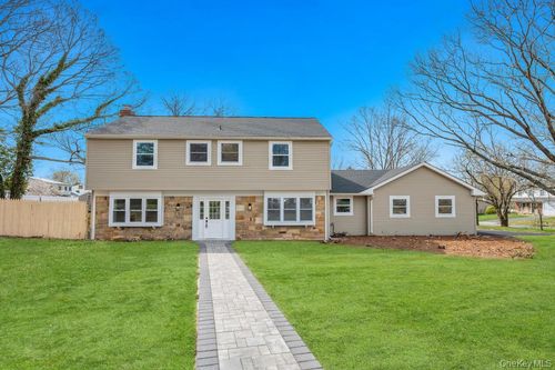 4 Chevy Dr, South Setauket, NY, 11720-1454 | Card Image