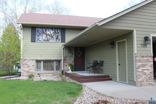 708 S Lakota Ave Avenue, Brandon, SD, 57005 | Card Image