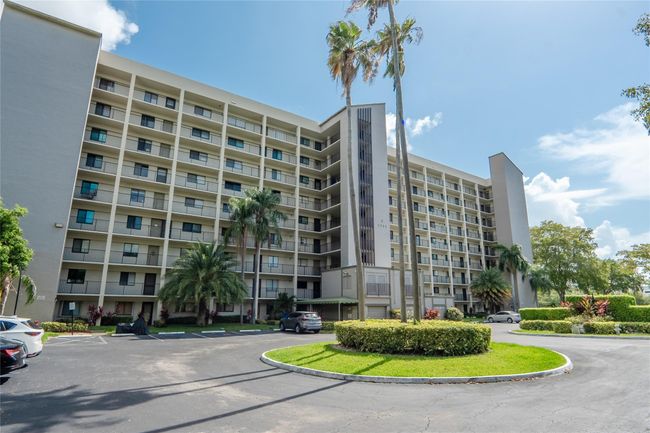 APT-501 - 2205 S Cypress Bend Dr, Condo with 2 bedrooms, 2 bathrooms and null parking in Pompano Beach FL | Image 34