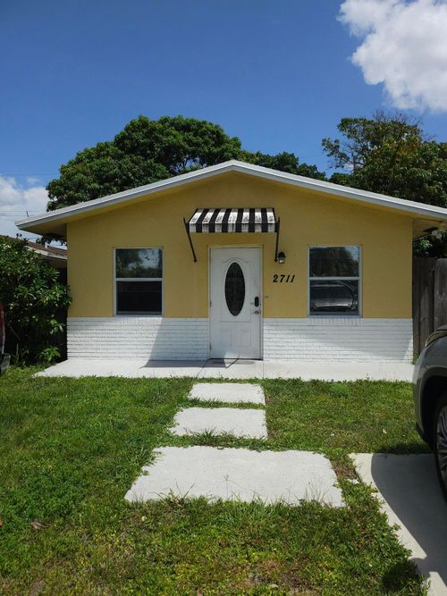 2711 Nw 16th St, Fort Lauderdale, FL, 33311-4417 | Card Image