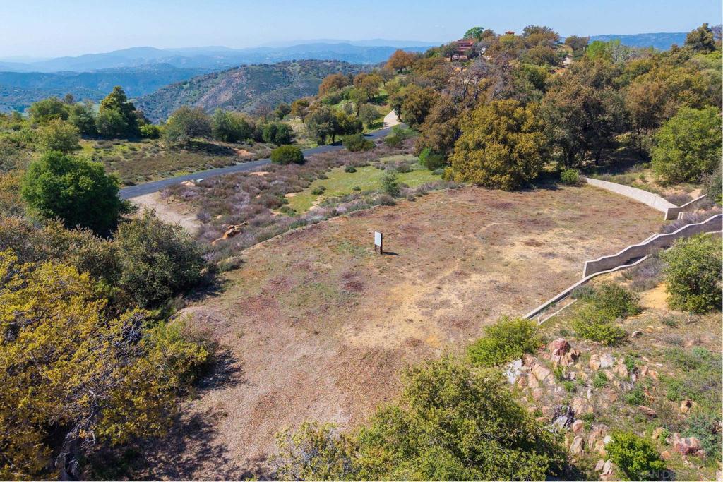 Land in Julian 4