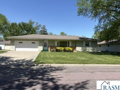 225 Se 8th Avenue, Waseca, MN, 56093 | Card Image