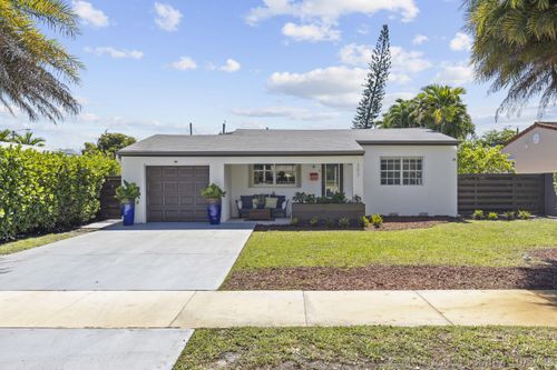 297 Minola Dr, Miami Springs, FL, 33166-6031 | Card Image