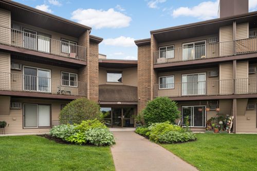 112-3440 Golfview Dr, Eagan, MN, 55123-1281 | Card Image