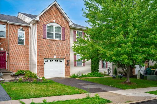7073 Hunt Dr, Macungie, PA, 18062-9221 | Card Image