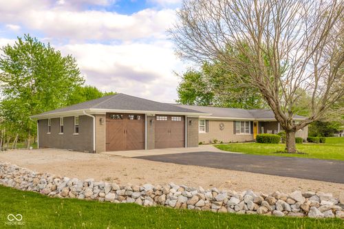 8101 N County Road 825 E, Hope, IN, 47246-9776 | Card Image