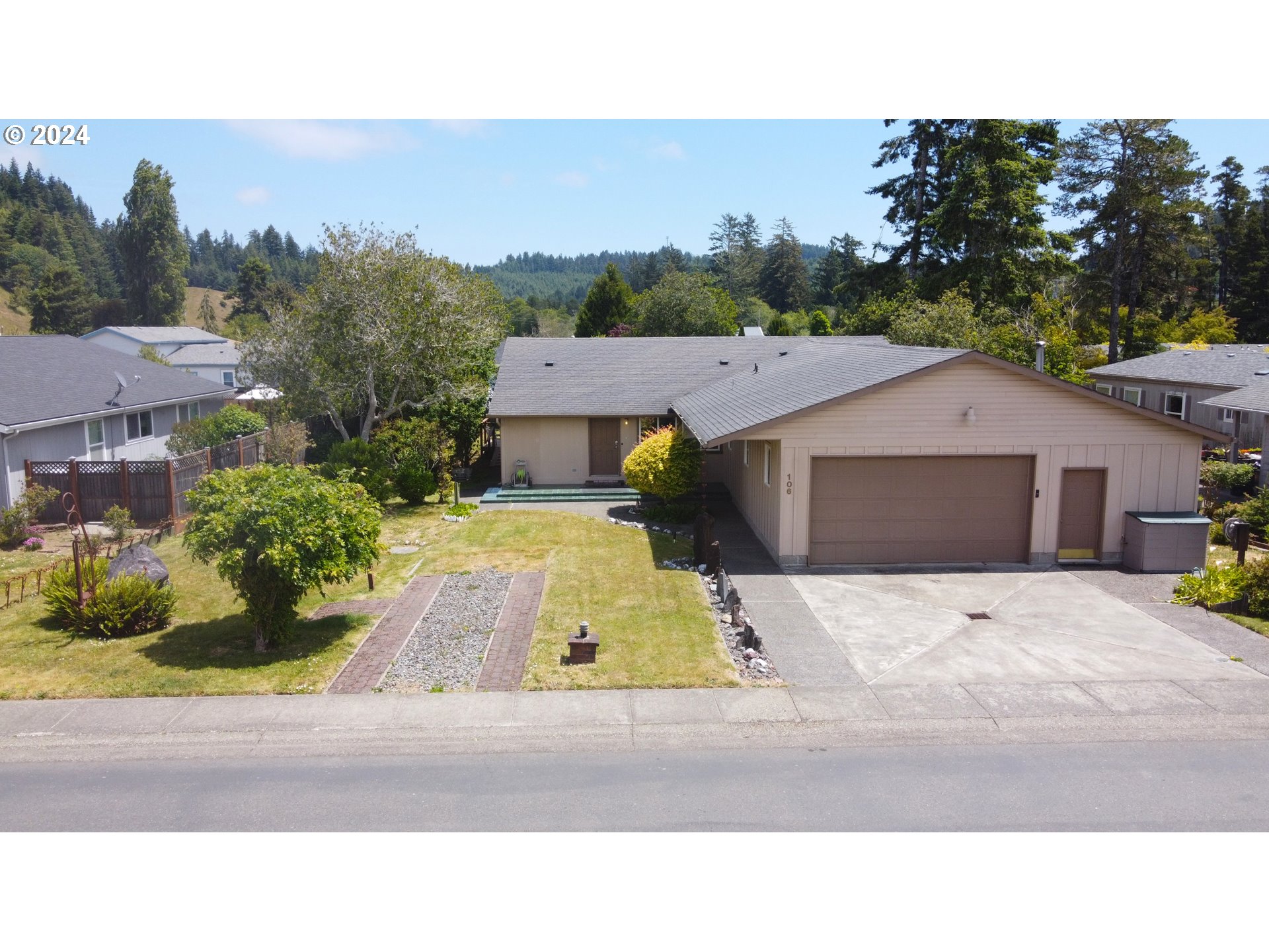 Jensen Way, Lakeside, OR 97449