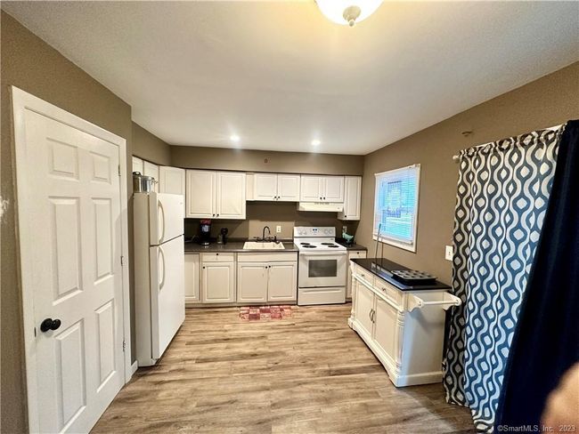 B - 94 Canterbury Rd, Condo with 2 bedrooms, 1 bathrooms and null parking in Plainfield CT | Image 5