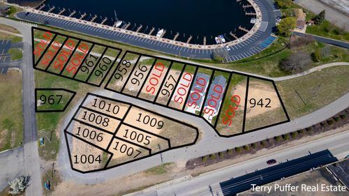 960 Boardwalk Cove Dr, Muskegon, MI, 49441-2213 | Card Image