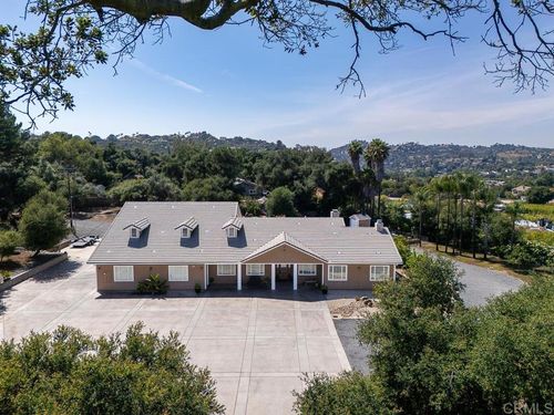 10166 Rancho Roble Rd, Escondido, CA, 92026-7315 | Card Image