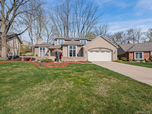 878 River Bend Dr, Rochester Hills, MI, 48307-2728 | Card Image