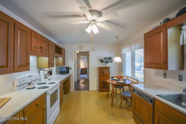 14 Village By The Lk, Townhouse with 3 bedrooms, 2 bathrooms and null parking in Southern Pines NC | Image 23