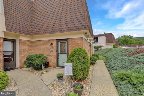 7 Alpine Ct, READING, PA, 19606-3010 | Card Image