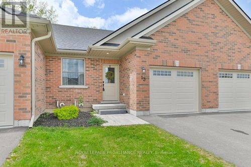 13 Carrick St, Stir, ON, K0K3E0 | Card Image