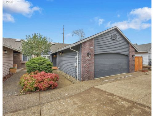 811 Nw Meadows Dr, McMinnville, OR, 97128 | Card Image