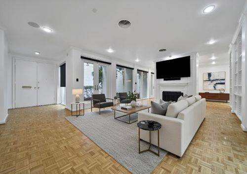 33 River Hollow Ln, Houston, TX, 77027-9401 | Card Image