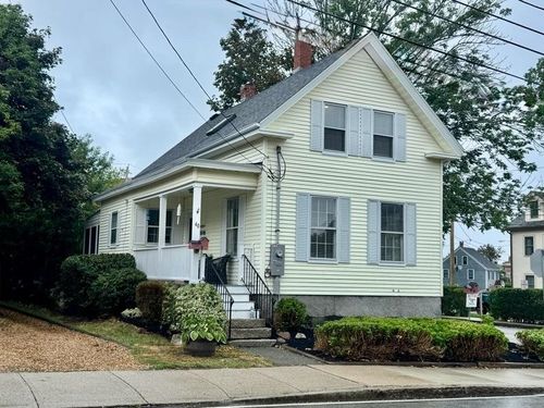 40 Broadway, Rockport, MA, 01966 | Card Image