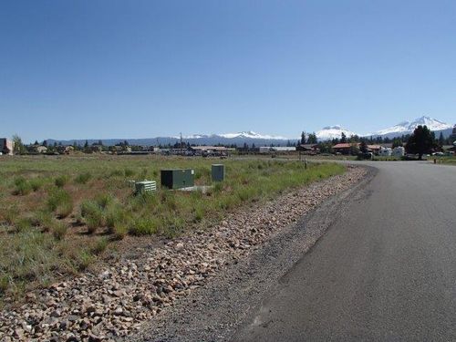 lot-7-1052 N Jantzen Lane, Sisters, OR, 97759 | Card Image