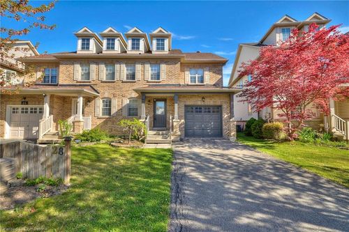 28 Robertson Rd, Niagara on the Lake, ON, L0S1J0 | Card Image