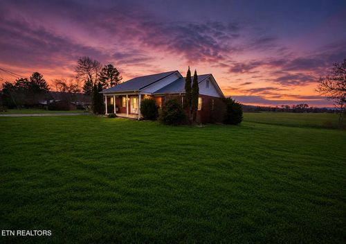 224 Walnut Hill Ln, Ewing, VA, 24248-8707 | Card Image