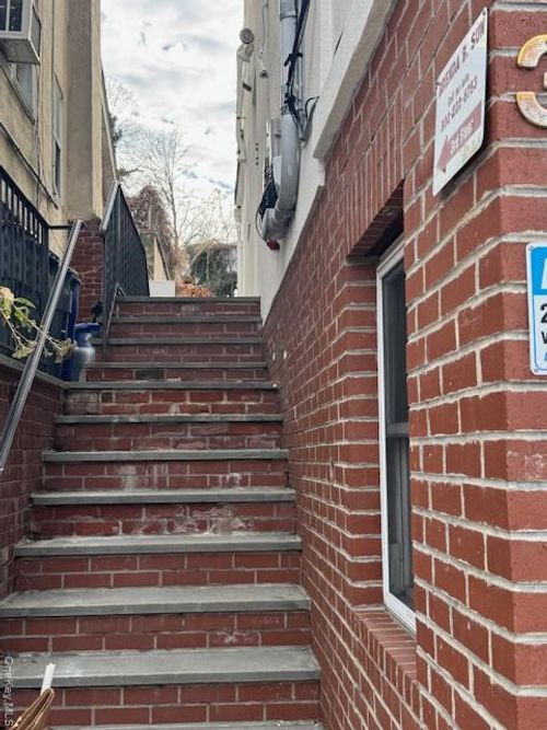 2-34 34 Main Street, Greenburgh, NY, 10522 | Card Image