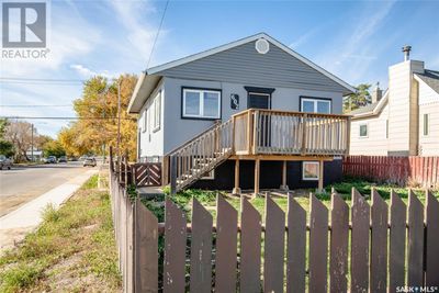 602 9th Ave Nw, House other with 3 bedrooms, 2 bathrooms and null parking in Moose Jaw SK | Image 3