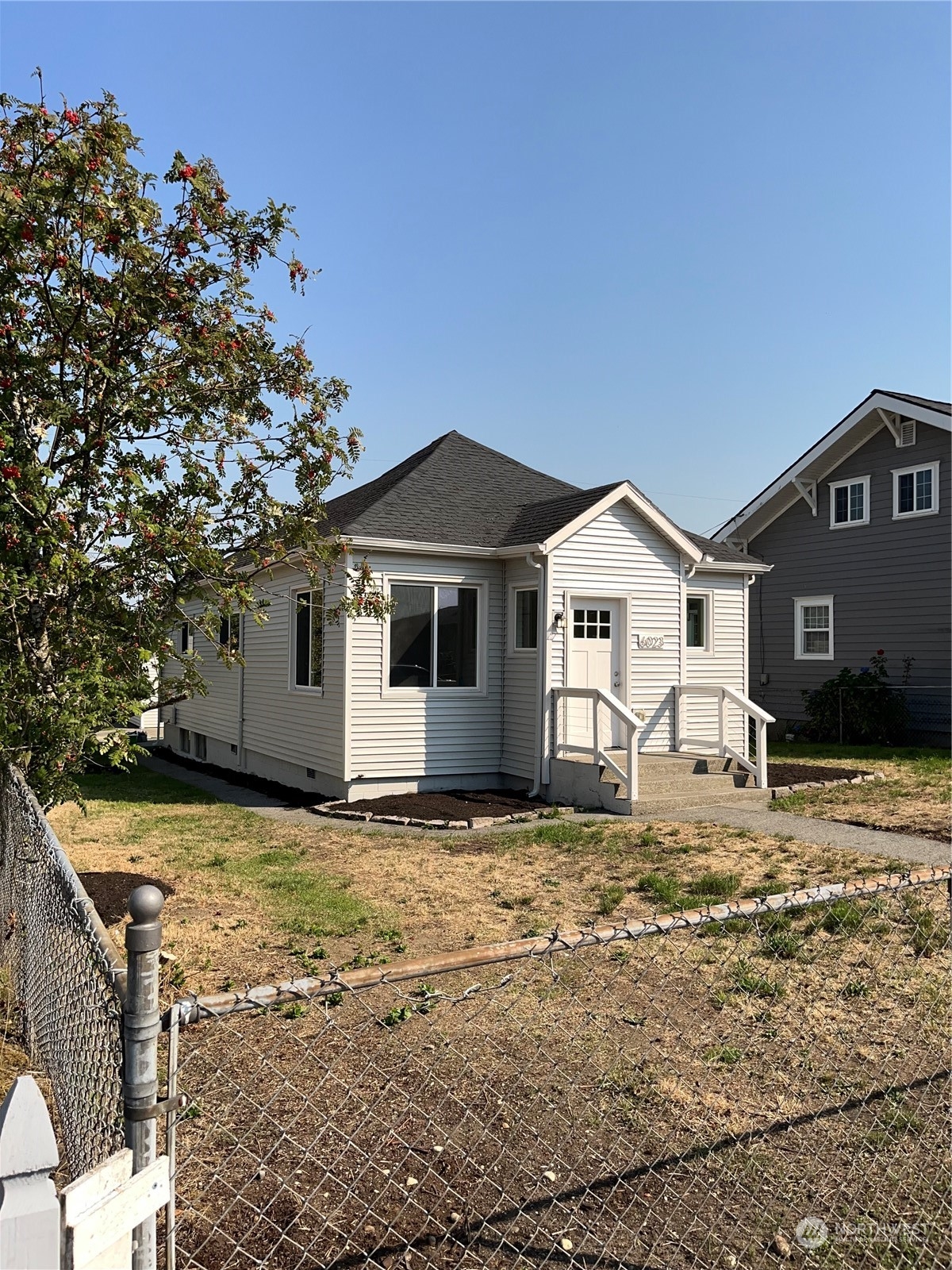 Warner St, Tacoma, WA 98409