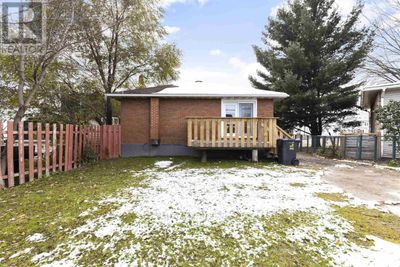 40 Wallace Terr, Home with 4 bedrooms, 2 bathrooms and null parking in Sault Ste. Marie ON | Image 2