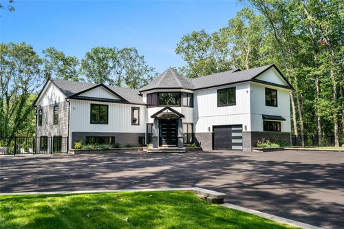 5 N Hills Rd, East Norwich, NY, 11732-1142 | Card Image