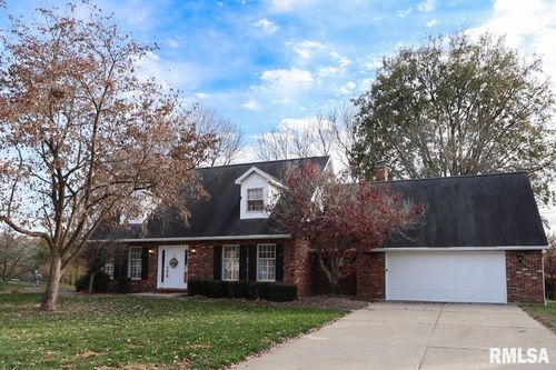 2123 S 30th St, Quincy, IL, 62301-6369 | Card Image