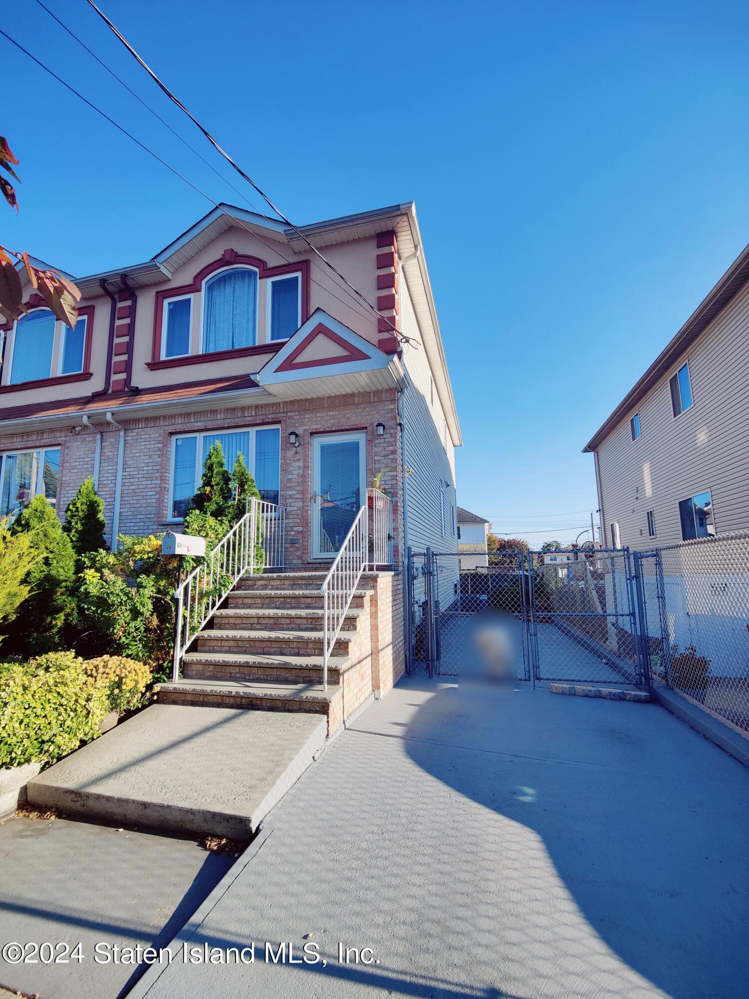 26 Guilford Street, For Sale in Staten Island Zoocasa