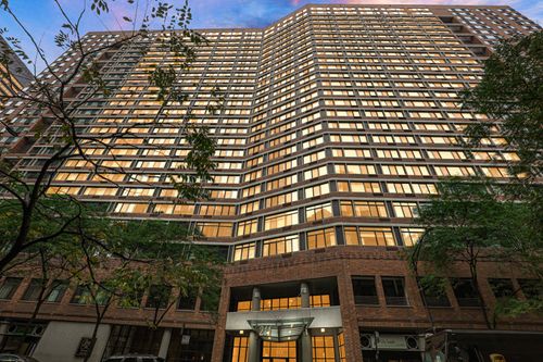 1108-211 E Ohio St, Chicago, IL, 60611-3227 | Card Image