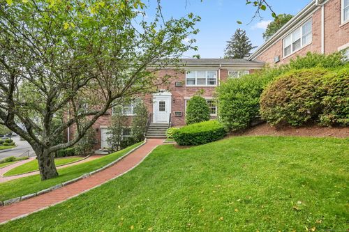 apt-4-226 Park St, New Canaan, CT, 06840-5713 | Card Image