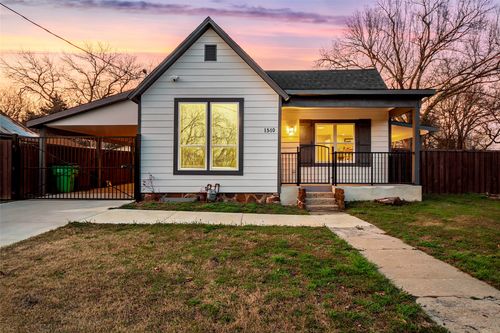 1510 S Lindsay St, Gainesville, TX, 76240-5628 | Card Image