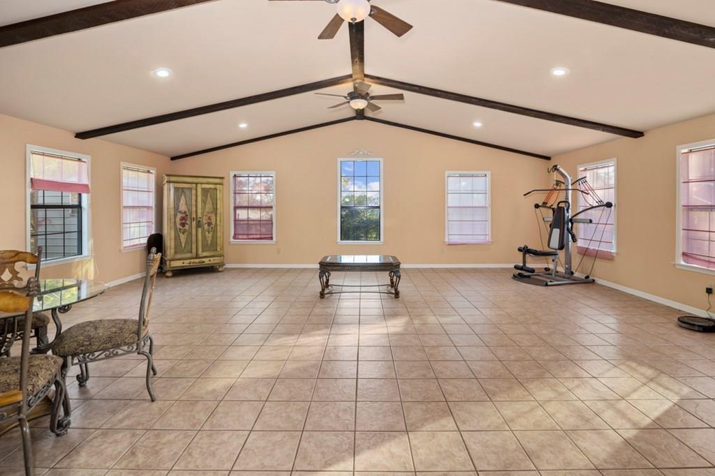 Crest Dr, Palestine, TX 75801