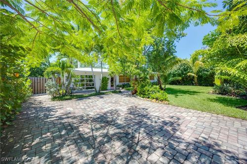 1304 Milano Dr, NAPLES, FL, 34103-8950 | Card Image