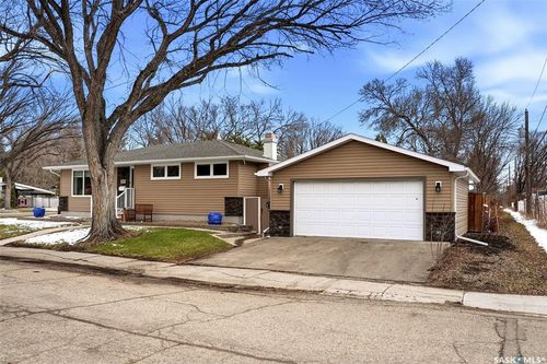 201 Shannon Rd, Regina, SK, S4S5H8 | Card Image