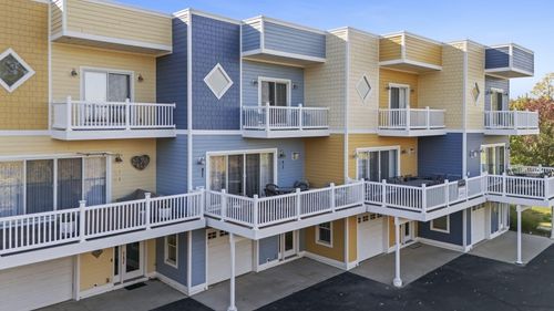 11-21 Diamond Point Ln, New Buffalo, MI, 49117-1478 | Card Image