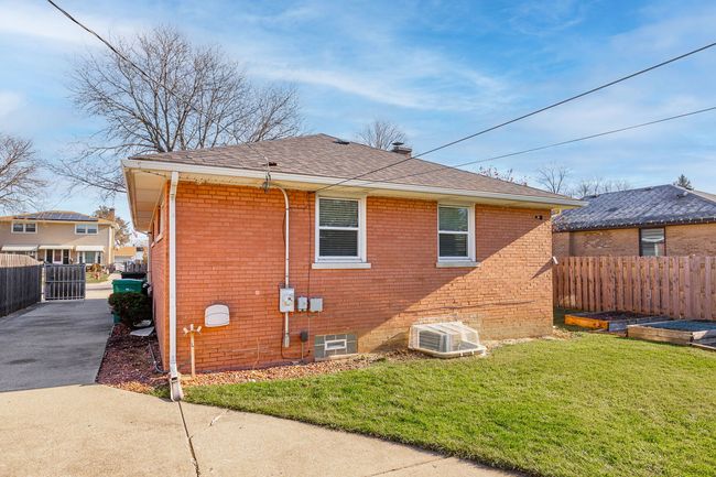 1926 Belleview Ave, House other with 3 bedrooms, 2 bathrooms and 2 parking in Westchester IL | Image 25