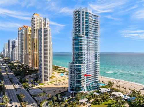 703-17475 Collins Ave, Sunny Isles Beach, FL, 33160-4682 | Card Image