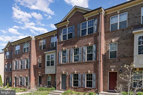 15993 Marsh Pl, HAYMARKET, VA, 20169-2734 | Card Image