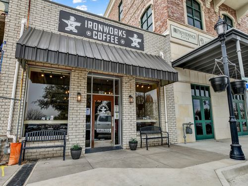 200-108 Houston Ave, Weatherford, TX, 76086-4314 | Card Image