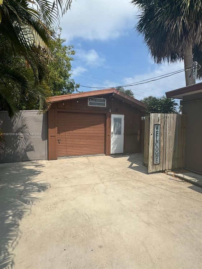 830 Sw 1st Ave, House other with 3 bedrooms, 2 bathrooms and null parking in Pompano Beach FL | Image 36