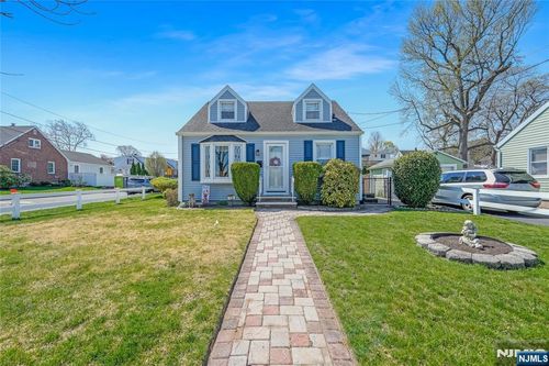 170 W Spring Valley Ave, Maywood, NJ, 07607-1711 | Card Image