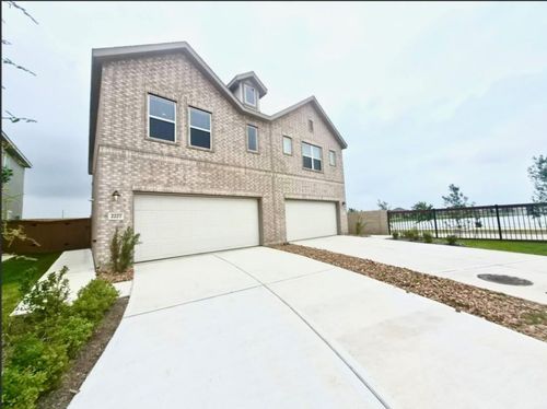 2136 Salinas Dr, Rosharon, TX, 77583-5996 | Card Image