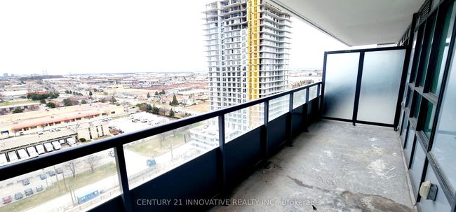 1712 - 1455 Celebration Dr, Condo with 2 bedrooms, 2 bathrooms and null parking in Pickering ON | Image 5